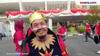 Antusias Tonton Langsung Pertandingan Garuda, Fans Timnas Ini Sampai Pakai Kostum Tokoh Pahlawan