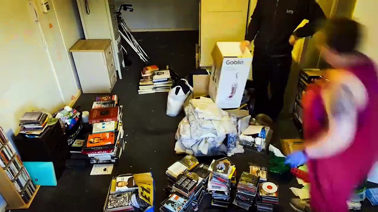 I earn £50k helping hoarders to de-clutter their homes