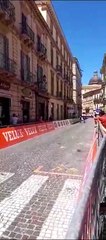 Festa grande in corso Marrucino per le cicliste del giro d'Italia femminile