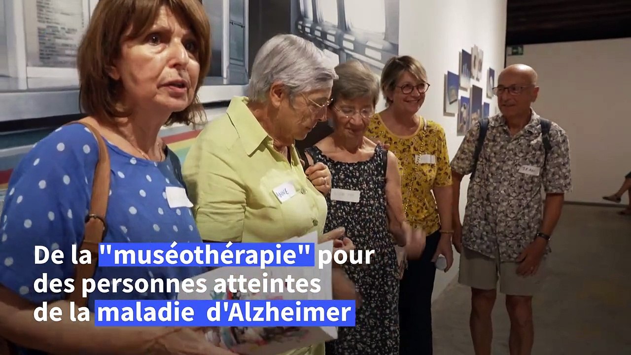 Alzheimer: aux Rencontres photo d'Arles, "remuer des souvenirs" grâce à des visites guidées