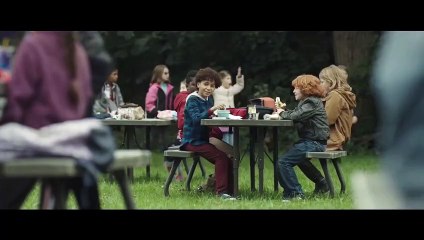 Trailer | VOSE | Ven a jugar