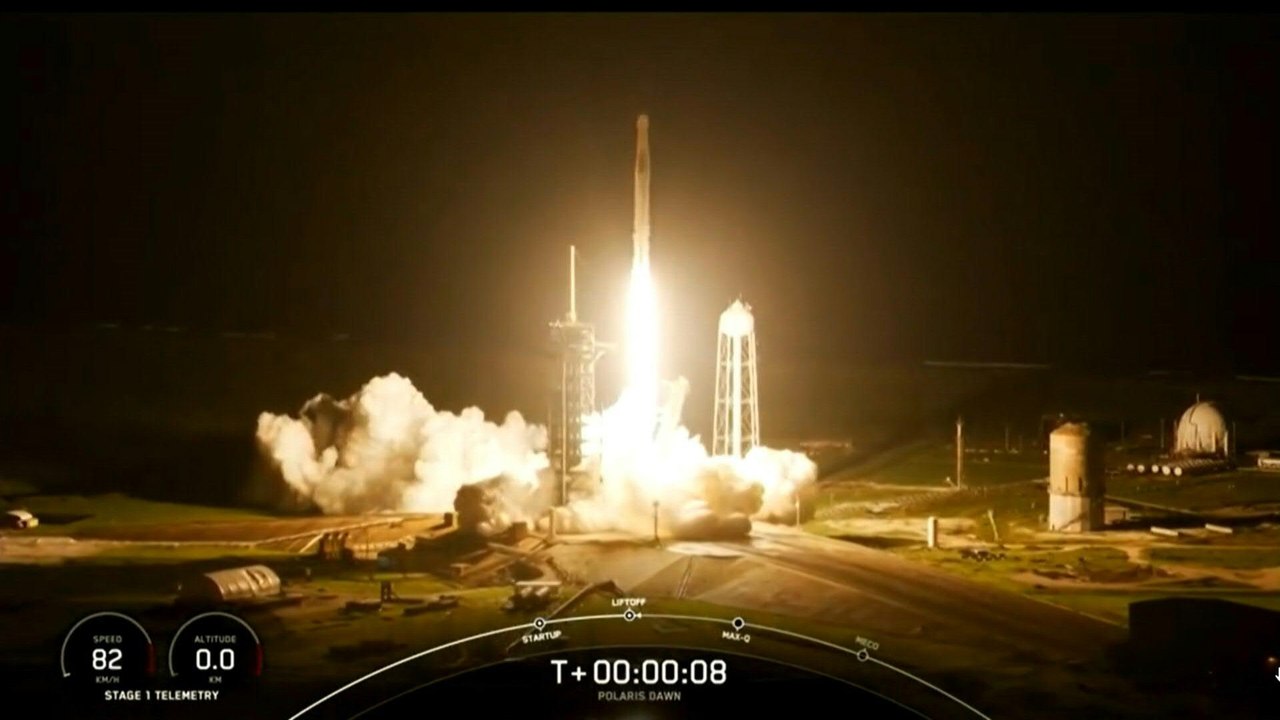 SpaceX bringt private Weltraumreisende ins All