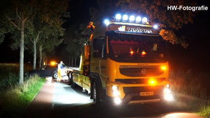 Auto botst op boom op Verkavelingsweg in Hasselt