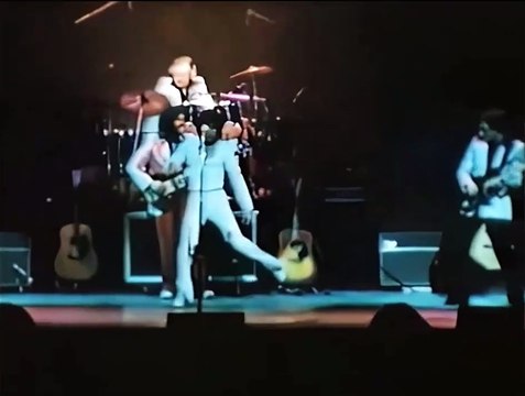 MOVE IT by Cliff Richard and The Shadows - live performance 1978