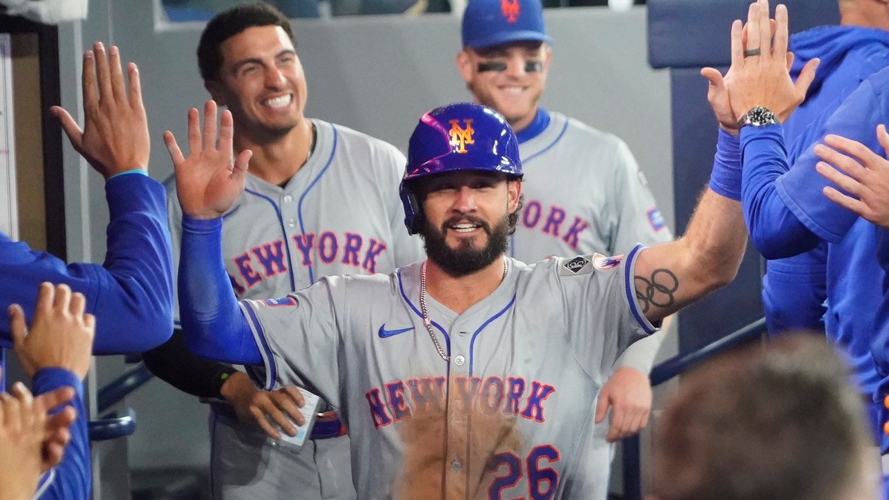 New York Mets Look to Hold Lead in Wild Card Race vs. Blue Jays