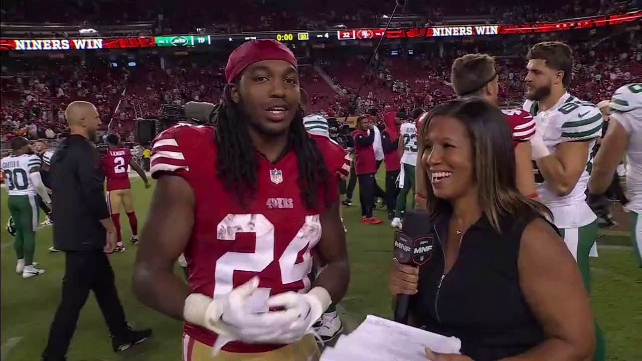 Deebo Samuel gives Jordan Mason the SC TOP 10 CHAIN after big Week 1 in 49ers-Jets