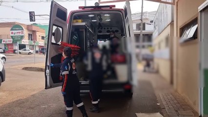Trabalhador cai do telhado e fica ferido no Periolo