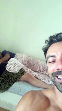 Τανιμανίδης: Οι γονείς του γιορτάζουν την 53η επέτειο γάμου τους & τους βρήκε στο... κρεβάτι αγκαλιά