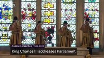 El Rey Carlos III pronuncia su primer discurso ante el Parlamento mientras el féretro de la Reina recorre la Milla Real de Edimburgo