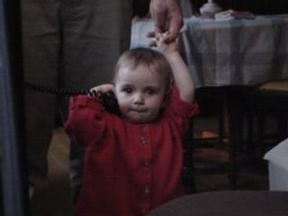 Sibylle au téléphone