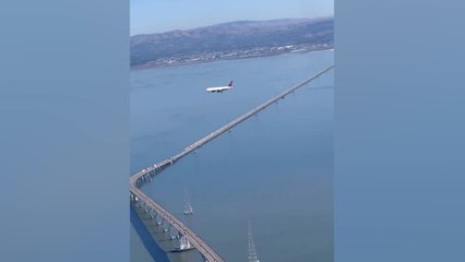 ¿Un avión congelado en el aire? La ilusión óptica con la que van a alucinar
