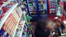 El vicio lo tiene a él Lo pillaron encaletándose cigarrillos en un supermercado de Envigado