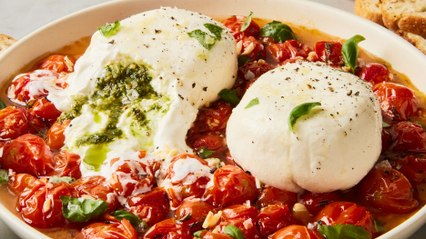 Pesto-Stuffed Burrata Bombs Are The BEST App To Cut Into