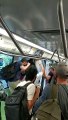 1Momento de pánico en el Metro de Medellín, pasajeros hasta rompieron vidrios para salir