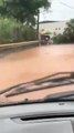 VIDEO Fuertes lluvias causan estragos en la vía Santo Domingo.
