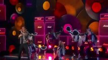 Raymix y Paulina Rubio interpretan 'Tú y Yo' | Premios Billboard 2020