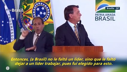 Tải video: Bolsonaro exige a Brasil dejar de ser 