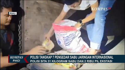 Скачать видео: Polisi Tangkap 7 Pengedar Narkoba Jaringan Internasional, 31 Kg Sabu dan 2 Ribu Pil Ekstasi Disita