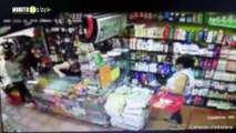 27-08-19 en manada llegaron a una tienda en el barrio Sevilla, escondieron productos dentro de su ropa y se volaron sin pagar