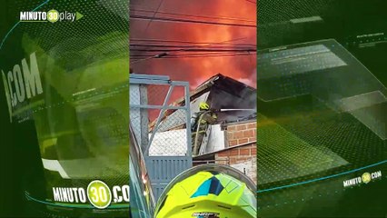 Incendio en Barrio Triste de Medellín, diagonal a la estación Suramericana