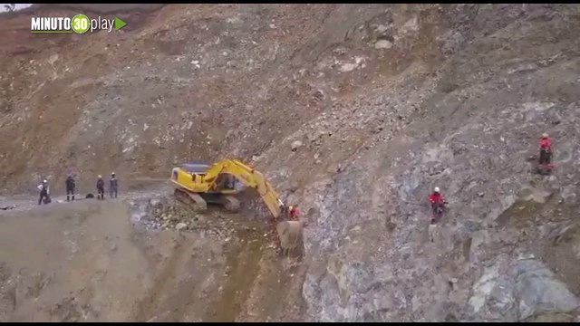 Son héroes Bomberos de Bello rescataron a un perrito que estuvo tres días atrapado en una cantera- parte 2