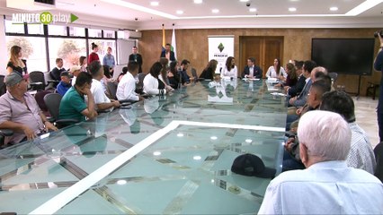 17-05-19 A 10 mineros tradicionales les dieron el título para seguir con su trabajo de manera legal en Antioquia