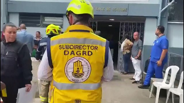 Bomberos Medellín atendió colapso de drywall en Institución Educativa del noroccidente de la ciudad