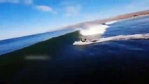 #OMG: Chico muestra impresionantes trucos con su jet ski sobre las olas