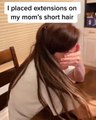 #OMG: La hija pone extensiones largas en el pelo corto de mamá, y no pueden parar de reír.