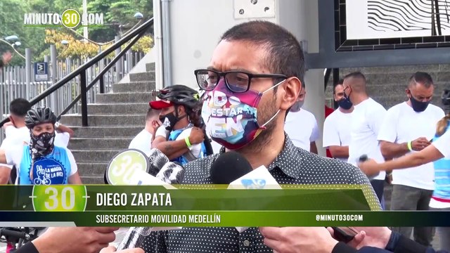 Con la campaña “en los pedales de los ciclistas”, conductores bus se subieron a las ‘bicis’ para crear conciencia