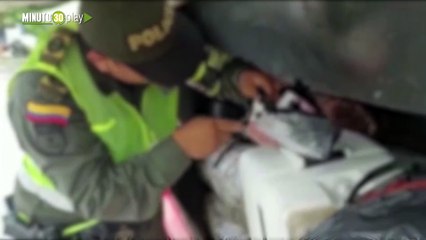 Se les cayó el pedido Tubos con heroína liquida fueron pillados en el baul de un bus