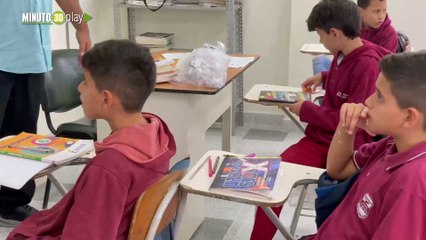 Télécharger la video: Las 228 instituciones educativas oficiales de Medellín iniciaron el proceso de matrícula para 2024