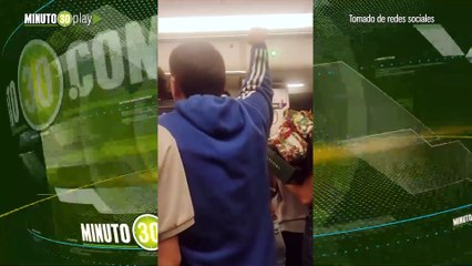 Aprovechando el tiempo jóvenes hicieron la novena en el Metro de Medellín