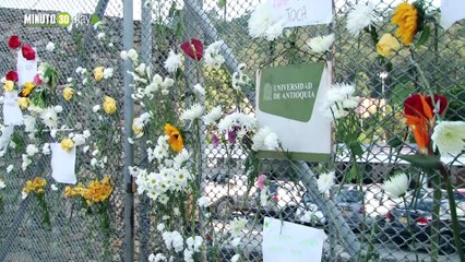 Con una abrazatón la sede de Robledo de la U de A abrió de nuevo las puertas