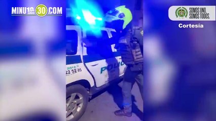 Video en Bello cogieron a un pelao de 22 años que venía robando en varios locale