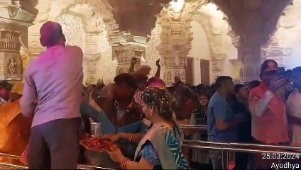अयोध्या : रामलला ने  495 साल बाद खेली भव्य होली