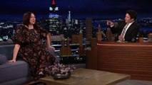 The Tonight Show: Maya Rudolph y Jimmy Scat con The Roots durante la pausa publicitaria