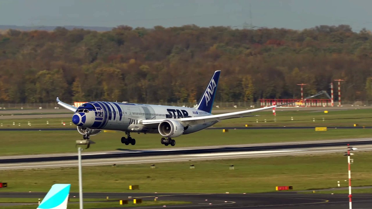 14 BIG PLANE LANDINGS - Airbus A380, Boeing 767, B787 ... (4K)