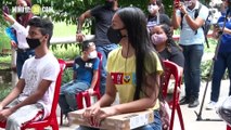 Excelente 1.000 estudiantes en Medellín han recibido un computador o similar para continuar sus estudios desde casa