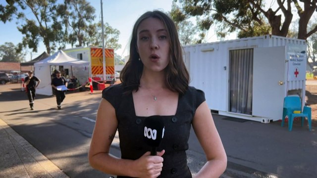 Firefighters contain blaze after three homes destroyed in WA