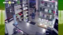 Qué lo cojan  Se metió a un local en Monterrey  y calladito se robó un celular