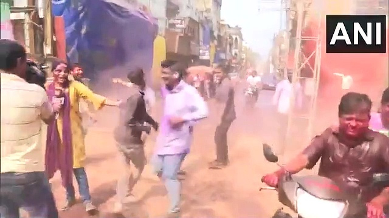 जोगीरा सारा रा रा... होली के रंग में रंगा रायपु...