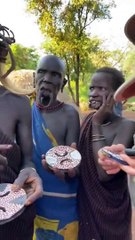 होठों में डिस्क क्यों पहनते हैं | Mursi Tribe Ethiopia