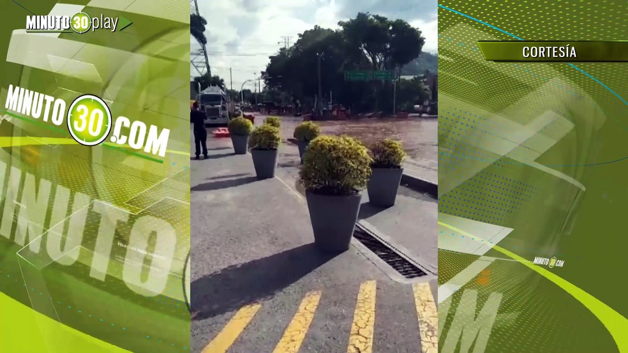 Taco monumental Pilas que está inundada la Autopista Norte a la altura del deprimido de la Terminal del Norte