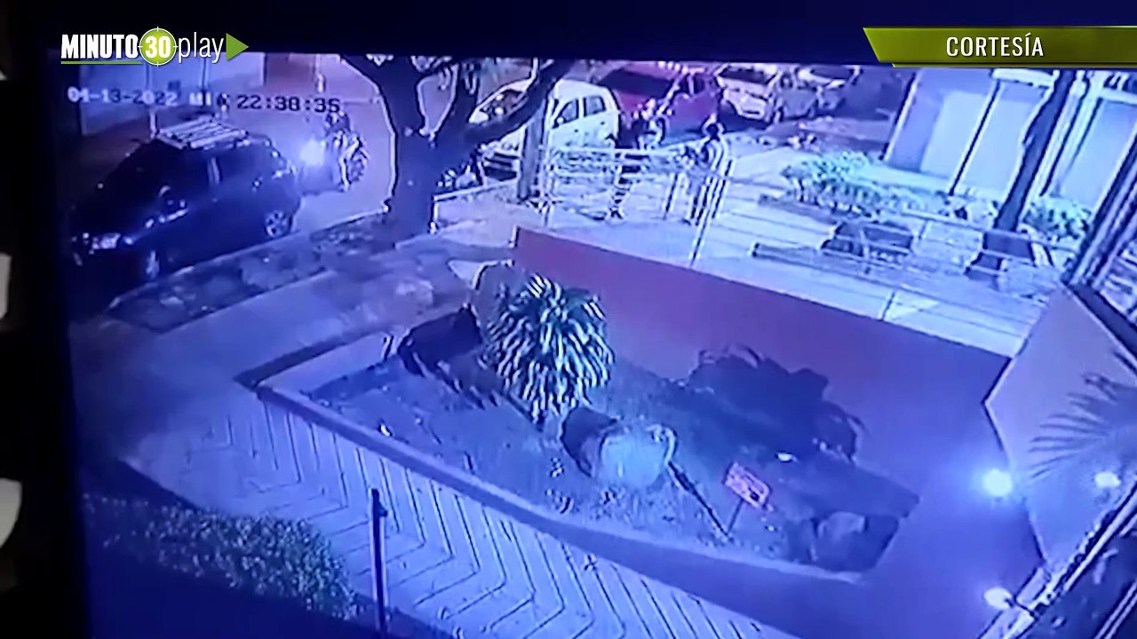 Ladrón terminó con un pie aporreado en Buenos Aires, pero se alcanzó a llevar un celular de alta gama