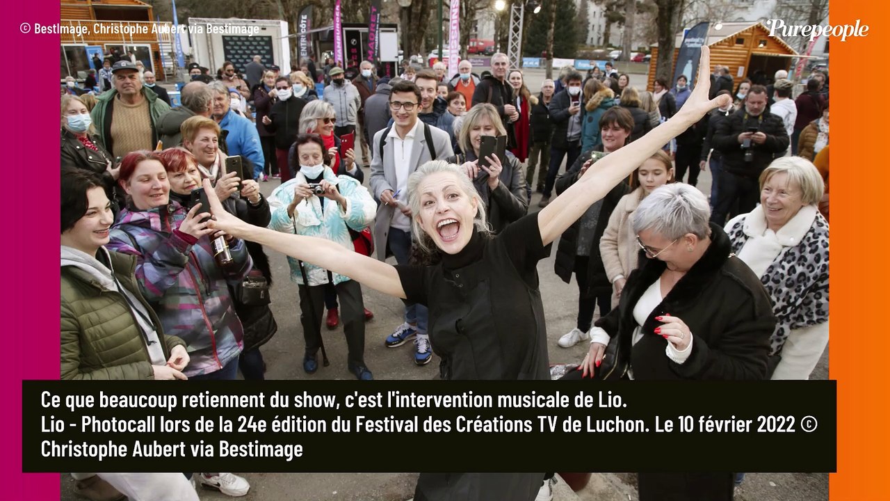 VIDEO Lio dévoile sa poitrine en plein show, les commentaires qui en ...