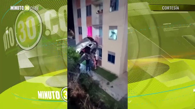 Tremendo guarapazo Así terminó un carro en el barrio Valadares de Bello