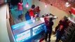 #VIDEO: Captan momento en que cliente de pizzería mata a asaltante