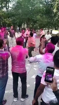 धुलंडी पर पुलिस कप्तान ने लगाए जमकर ठुमके...देखें वीडियो
