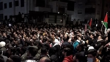 استمرار المظاهرات في محيط السفارة الاسرائيلية بالأردن تضامنا مع غزة